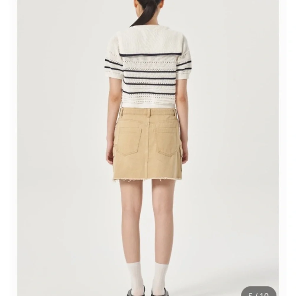 Fray Beige Denim Mini Skirt Cargo Pockets Casual Closet Staple Fringe Size M‎